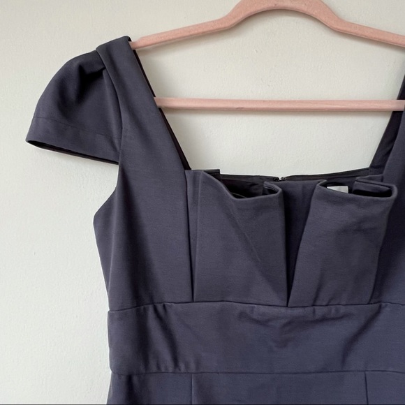 BCBGeneration NWT Gray Ponte Cap Sleeve Pleated Dress Cocktail Sheath Size 10 - Picture 2 of 7
